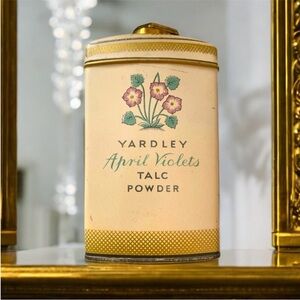 Yardley April Violets Talc Powder - Cream